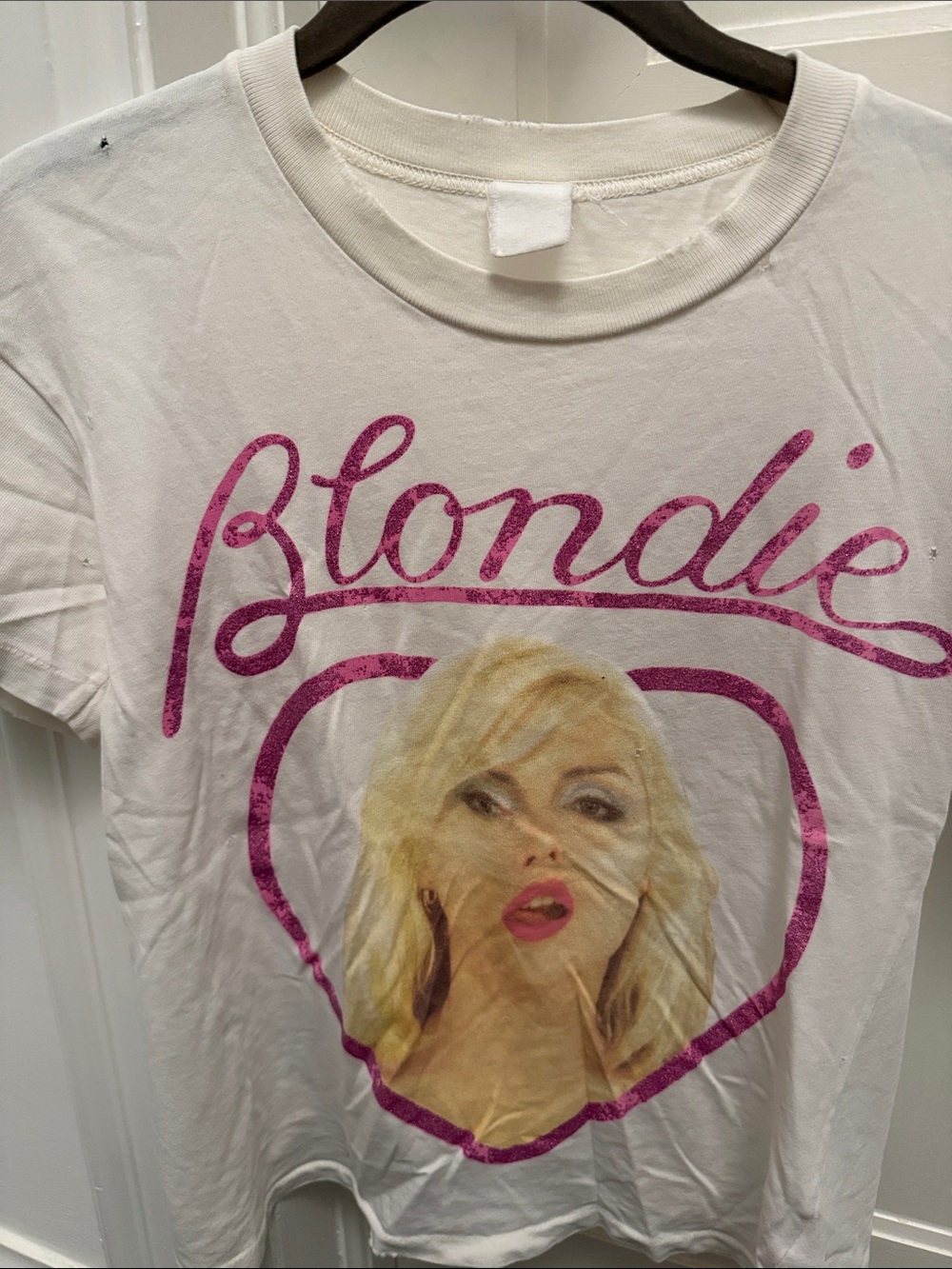 Madeworn Blondie cropped Graphic Tee with Pink Heart - Picture 2 of 3